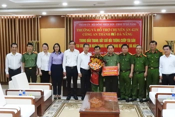 Lãnh đạo thành phố Đà Nẵng chúc mừng chiến công của Công an thành phố Đà Nẵng.