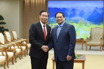 Thủ tướng Phạm Minh Chính tiếp Chủ tịch Ủy ban Trung ương Mặt trận Lào xây dựng đất nước Sinlavong Khoutphaythoune.