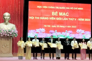 Học viện Chính trị quốc gia Hồ Chí Minh trao giải thưởng Hội thi giảng viên giỏi 