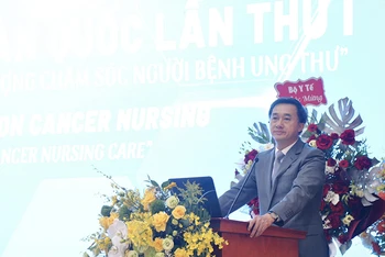 GS, TS Trần Văn Thuấn, Thứ trưởng Y tế phát biểu tại hội thảo.