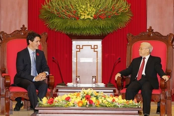 Chiều 8/11/2017, tại Trụ sở Trung ương Đảng, Tổng Bí thư Nguyễn Phú Trọng tiếp Thủ tướng Canada Justin Trudeau thăm chính thức Việt Nam. (Ảnh: TTXVN)