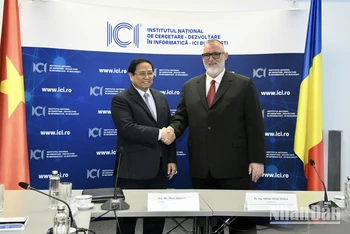Thủ tướng Phạm Minh Chính và Tổng Giám đốc ICI Adrian Victor Vevera.