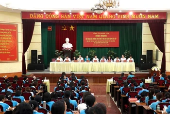 Thường trực Tỉnh ủy Hưng Yên đối thoại với cán bộ Hội Liên hiệp Phụ nữ các cấp.