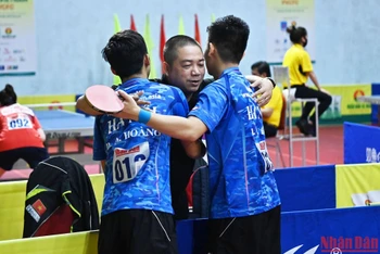 Diễn biến trận chung kết đôi nam: Anh Hoàng-Đình Đức bảo vệ thành công ngôi vô địch
