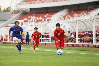 Đội trưởng Ngọc Minh Chuyên ghi 2 bàn thắng cho đội tuyển U18 nữ Việt Nam. (Ảnh: VFF)