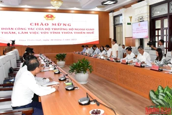 Đoàn công tác Bộ Ngoại giao do Bộ trưởng Bùi Thanh Sơn làm Trưởng Đoàn có buổi làm việc với lãnh đạo tỉnh Thừa Thiên Huế.