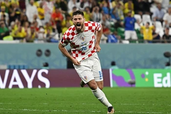 Petkovic mang về bàn gỡ hòa cho Croatia ở phút 117 của trận đấu. (Ảnh: FIFA)
