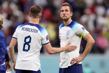 Nỗi buồn của các cầu thủ Anh sau khi bị loại. (Ảnh: TheTimes)