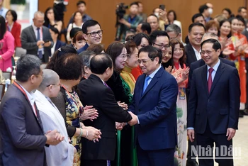[Ảnh] Thủ tướng Phạm Minh Chính gặp mặt kiều bào tiêu biểu dự chương trình Xuân Quê hương 2023