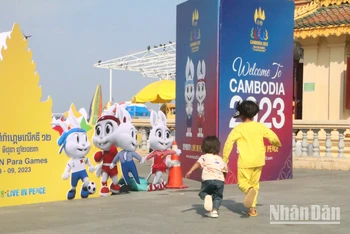 [Ảnh] Không khí SEA Games 32 tại Phnom Penh trước giờ khai mạc