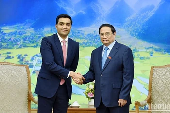Thủ tướng Phạm Minh Chính tiếp ông Karan Adani, Tổng Giám đốc Công ty Cảng và đặc khu kinh tế Tập đoàn Adani (Ấn Độ).