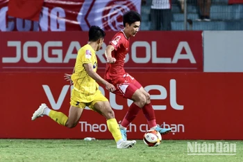 [Ảnh] Viettel 3-0 Sông Lam Nghệ An: Nhâm Mạnh Dũng có bàn thắng đầu tiên tại V-League 2023