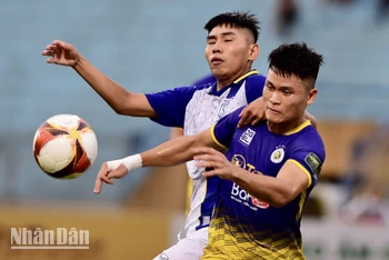 [Ảnh] Hà Nội FC "gục ngã" trước Sông Lam Nghệ An với tỷ số 0-1