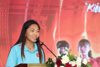 Đội trưởng Huỳnh Như cảm ơn thế hệ cầu thủ nữ đi trước.