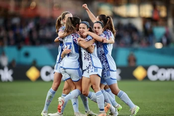 Niềm vui của các cầu thủ đội tuyển nữ Tây Ban Nha. (Ảnh: Reuters)