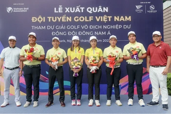 Các thành viên đội tuyển golf Việt Nam tại Lễ xuất quân. (Ảnh: Golfnews)