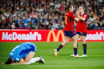Thắng đội tuyển nữ Anh sát nút 0-1, Tây Ban Nha giành về chức vô địch bóng đá nữ danh giá. (Ảnh: RFEF)