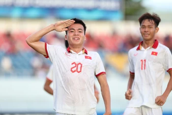 Nguyễn Hồng Phúc ăn mừng bàn thắng ấn định chiến thắng cho U23 Việt Nam. (Ảnh: WS)