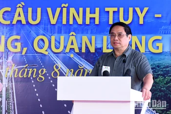 [Ảnh] Thủ tướng Phạm Minh Chính dự lễ khánh thành cầu Vĩnh Tuy giai đoạn 2