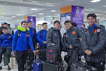 Đội tuyển U23 Việt Nam tại sân bay quốc tế Dushanbe (Tajikistan). (Ảnh: VFF)