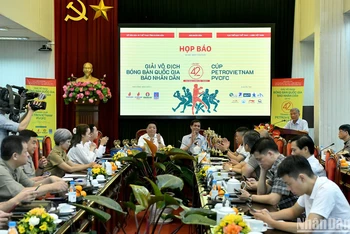 Quang cảnh buổi họp báo. (Ảnh: ĐĂNG KHOA)