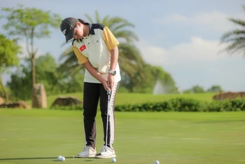 Các golfer có mặt tại ngày đấu tập trước giải. (Ảnh: VGA)