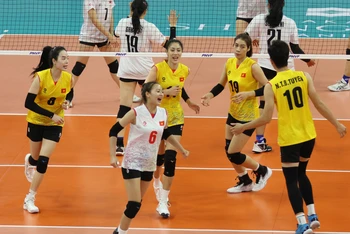 Đội tuyển bóng chuyền nữ Việt Nam xuất sắc bảo vệ thành công chức vô địch AVC Challenge Cup. (Ảnh: AVC)