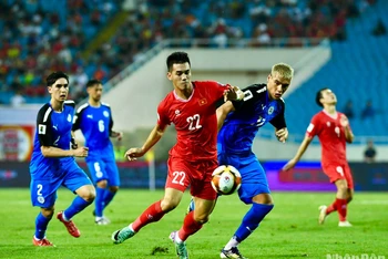 Cú đúp bàn thắng của Tiến Linh giúp đội tuyển Việt Nam lội ngược dòng thành công trước Philippines.