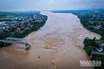 Sau khi cầu Phong Châu bị sập, Cục Đường bộ Việt Nam đã đề nghị đầu tư xây dựng cầu Phong Châu mới trên Quốc lộ 32C, tỉnh Phú Thọ bằng nguồn vốn ngân sách nhà nước.