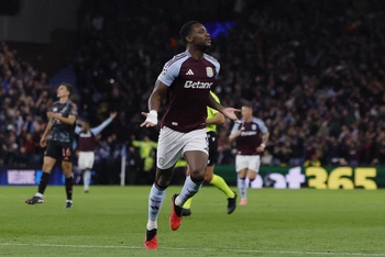 Aston Villa "bay cao" nhờ những bàn thắng của Jhon Duran. (Ảnh: TheIndependent)