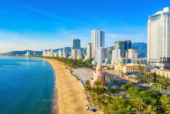 Một góc phố biển Nha Trang. (Ảnh: VƯƠNG MẠNH CƯỜNG)