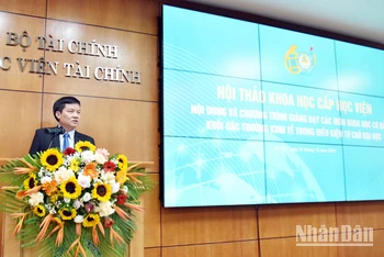 PGS, TS. Nguyễn Mạnh Thiều – Phó Giám đốc Học viện Tài chính phát biểu đề dẫn khai mạc.