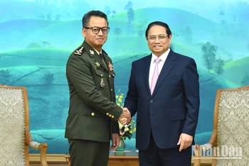 Thủ tướng Phạm Minh Chính và Đại tướng Tea Seiha, Phó Thủ tướng, Bộ trưởng Quốc phòng Campuchia.