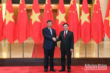 Chủ tịch Quốc hội Vương Đình Huệ và Tổng Bí thư, Chủ tịch Trung Quốc Tập Cận Bình.