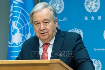 Tổng thư ký Liên hợp quốc António Guterres công bố Thông điệp Năm mới 2024. (Ảnh: TTXVN)