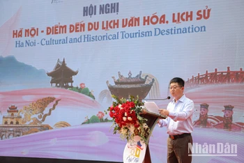 Ông Bùi Duy Quang, Phó Giám đốc Trung tâm Xúc tiến đầu tư, thương mại, du lịch thành phố Hà Nội phát biểu khai mạc hội nghị.