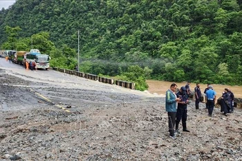 Hiện trường vụ lở đất tại huyện Chitwan, Nepal, ngày 12/7/2024. (Ảnh: THX/TTXVN)