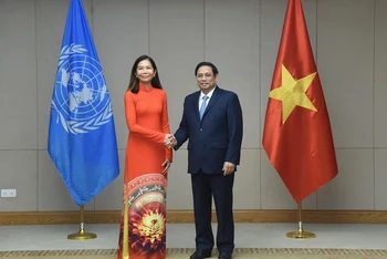 Thủ tướng Phạm Minh Chính tiếp bà Pauline Tamesis, Điều phối viên thường trú Liên hợp quốc. (Ảnh: Trần Hải)