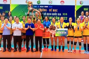 Bóng chuyền nữ Thái Bình vô địch quốc gia lần thứ hai sau 15 năm chờ đợi.