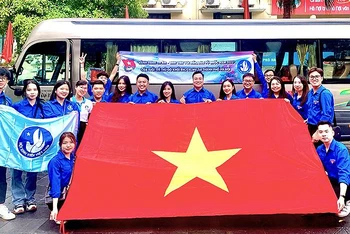 Các đại biểu Hành trình tại lễ xuất quân đến các địa bàn ở tỉnh Quảng Trị.