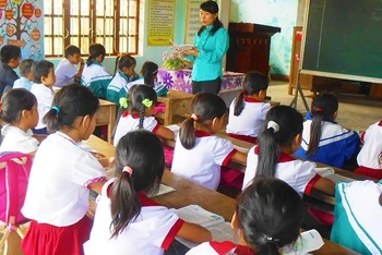 Việc tỉnh Quảng Bình chưa xem xét tăng học phí năm học 2022-2023 nhận được sự hoan nghênh, đồng tình của nhân dân, trong đó có giáo viên và học sinh.