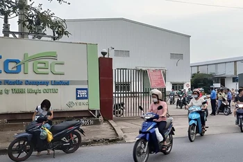 Công ty Trách nhiệm hữu hạn Nhựa COTEC (Khu công nghiệp Phúc Khánh, thành phố Thái Bình) hiện đang nợ hơn 7 tỷ đồng tiền bảo hiểm xã hội.