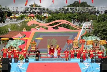 Quang cảnh Lễ khai hội Đền Cửa Ông, thành phố Cẩm Phả, tỉnh Quảng Ninh.