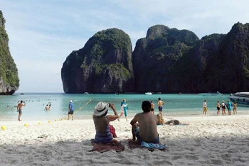 Thái Lan đặt mục tiêu sẽ đón 10 triệu khách quốc tế trong năm 2022. (Ảnh: Reuters)