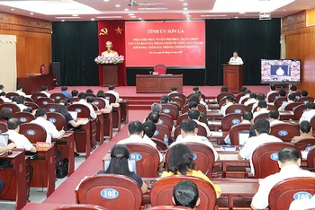 Hội nghị trực tuyến phổ biến, quán triệt các văn bản của Trung ương tại Sơn La.