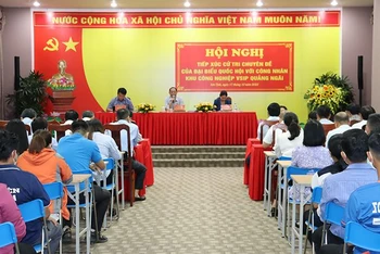 Quang cảnh Hội nghị tiếp xúc cử tri chuyên đề với cán bộ, công nhân Khu công nghiệp VSIP Quảng Ngãi.