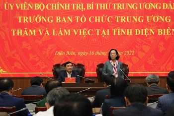 Đồng chí Trương Thị Mai, Ủy viên Bộ Chính trị, Bí thư Trung ương Đảng, Trưởng Ban Tổ chức Trung ương, phát biểu tại buổi làm việc với tỉnh Điện Biên.