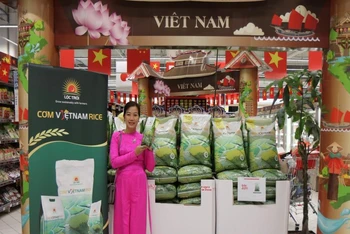 Lộc Trời đã xuất khẩu gạo sang Pháp với thương hiệu Việt.