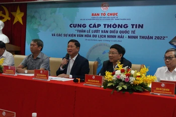 Lãnh đạo tỉnh Ninh Thuận trao đổi thông tin về Tuần lễ hội.