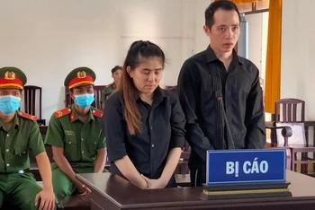 Vợ chồng Dương Thái Tâm và Trần Thị Ngọc Giàu tại phiên tòa sơ thẩm Tòa án nhân dân tỉnh Kiên Giang.